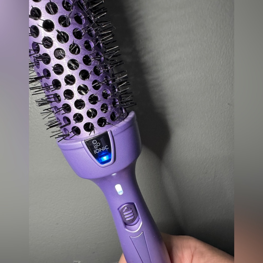 💜LIKE NEW WAVYTALK HOT BRUSH💜 - Picture 4 of 4